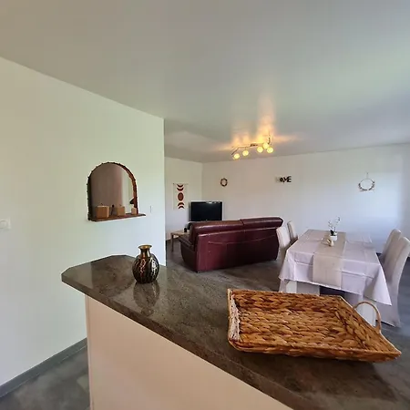 Apartment Calme 3 A Avec Garage - Fr-1-584-331