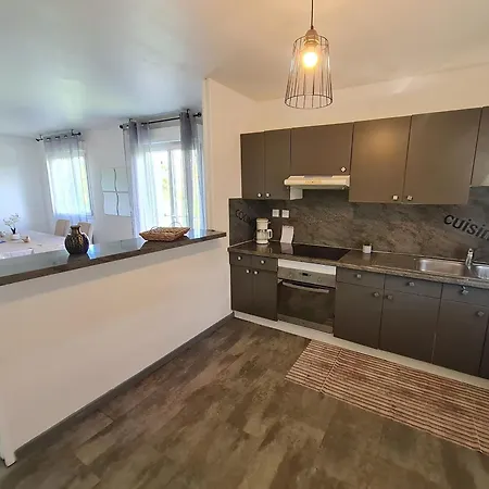 Apartment Calme 3 A Avec Garage - Fr-1-584-331 *